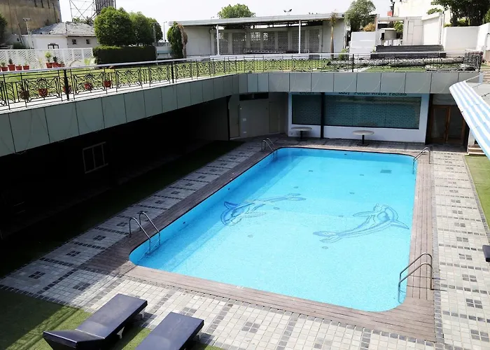 Dee Marks Airport Hotel & Resorts