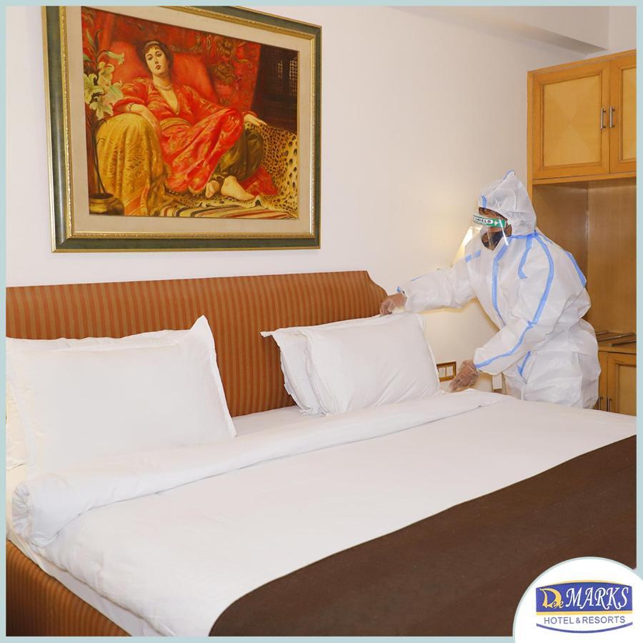 Hotel Dee Marks Airport & New Delhi