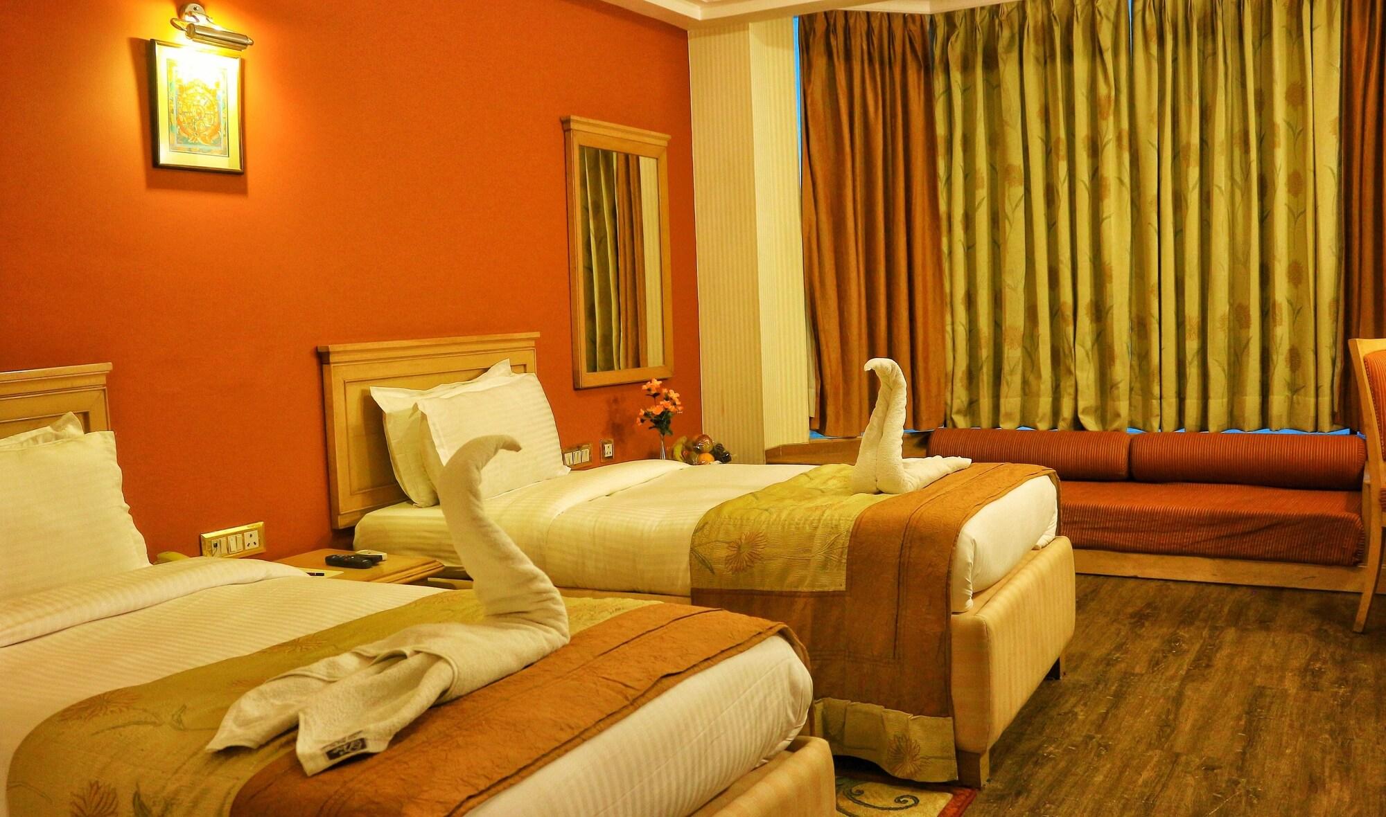 Dee Marks Airport & Hotel
