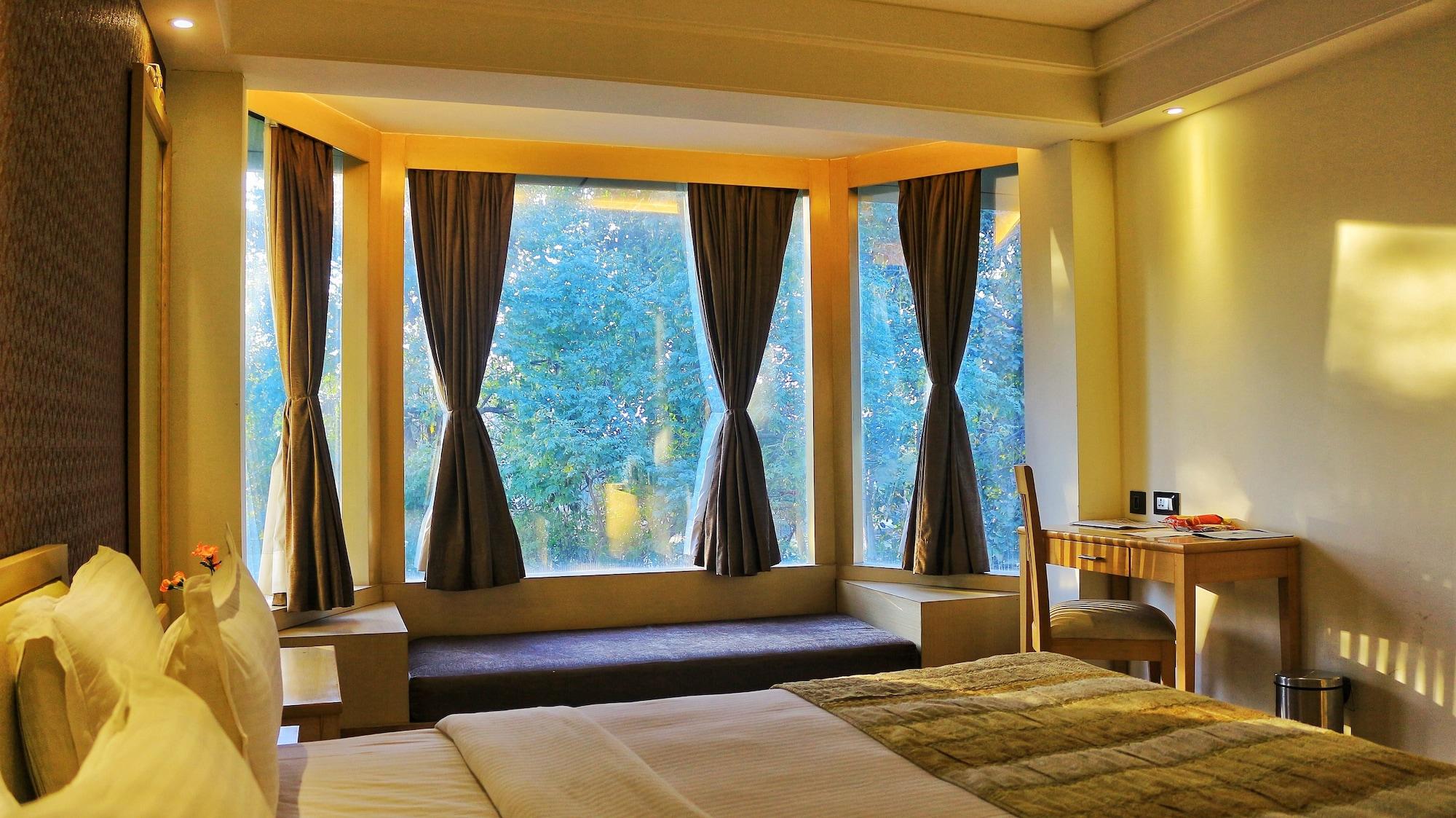 Dee Marks Airport & Hotel New Delhi