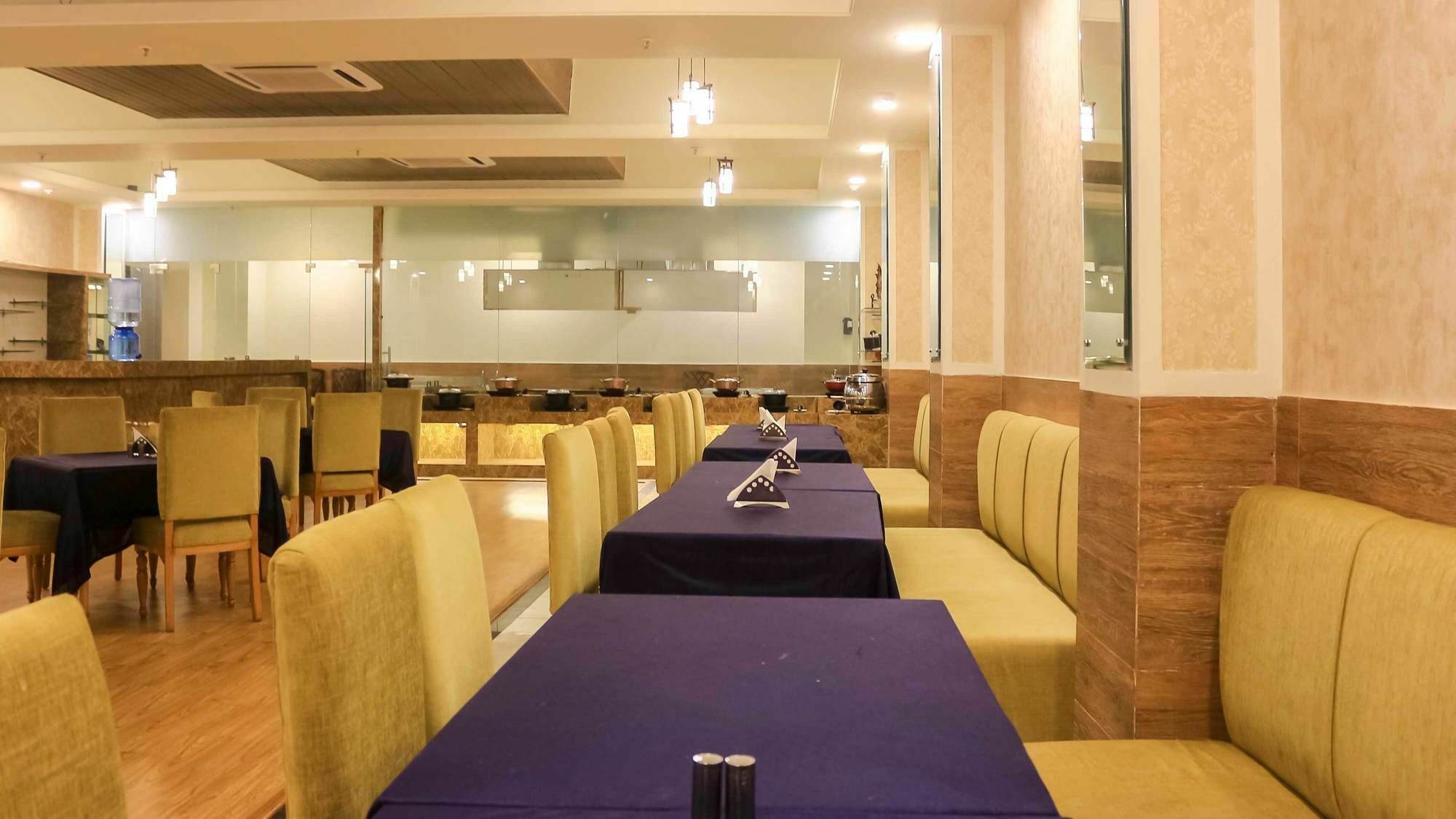 Hotel Dee Marks Airport & New Delhi